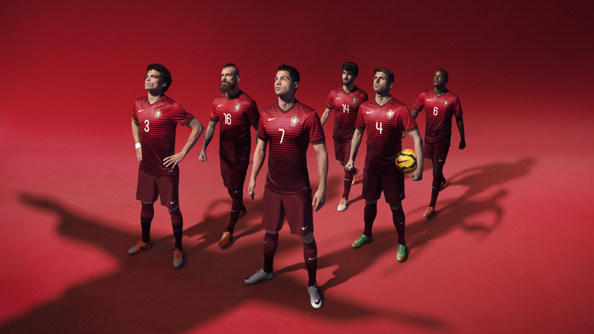 国际足球的裁判培训计划在各国逐步落地，国际知名足球裁判