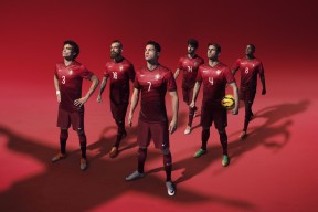 开云体育官网-2026冰联女子冰球赛：中国顽强逆转韩国，首战获胜，2022女子冰球